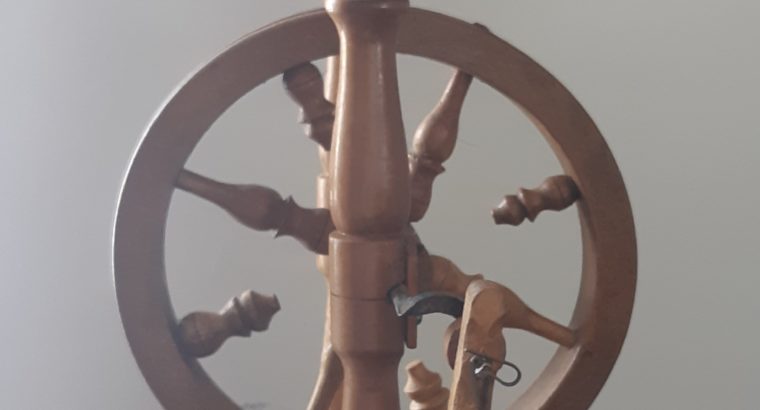 spinning wheel – tiny