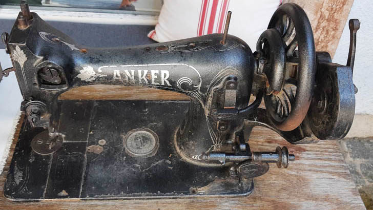 ANKER sewing machine and saw