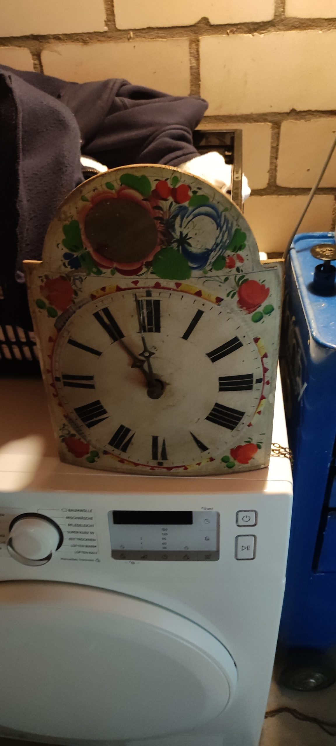 Old farmer’s clock Alte Bauernuhr