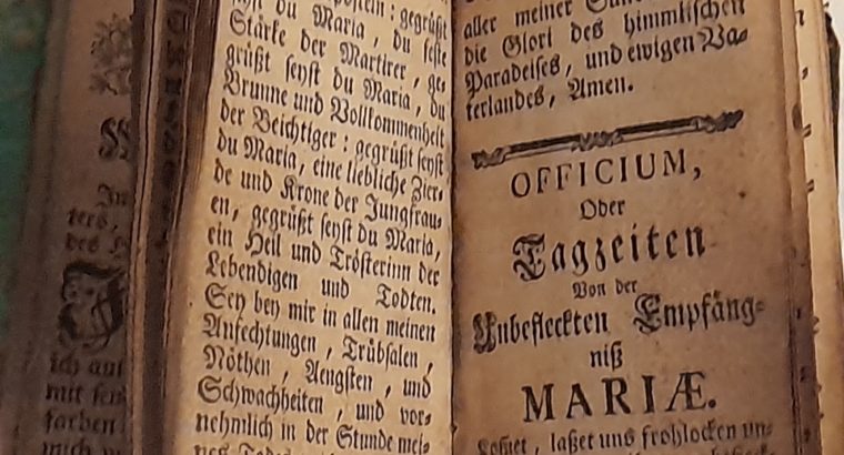 Spiritual handbook – Geistliches Handbüchlein Maße. L. 7,8cm, B. 2,3 cm, H. 10,7 cm