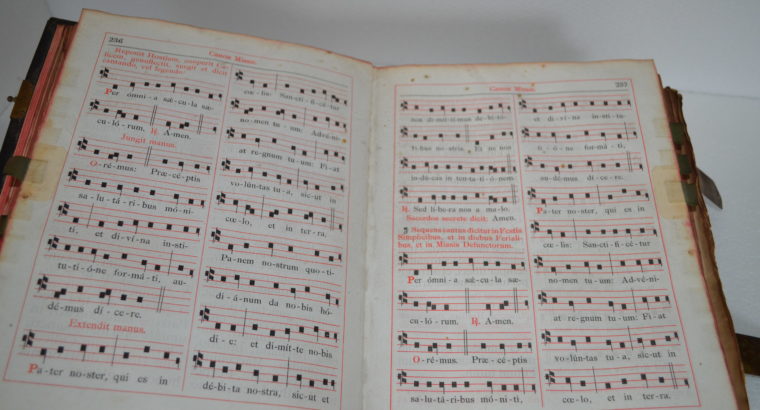 Missale Romanum Maße L. 24,5 cm, B. 6,8 cm, H. 31,5 cm