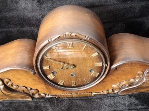 Antique Hermle mantel clock Antike Hermle Kaminuhr