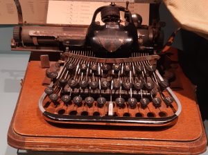 Old Typwriter