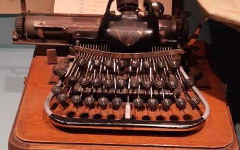 Old Typwriter
